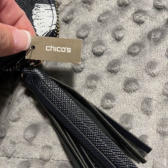 Chico’s blue white tassel print tech bag cosmetic pouch navy blue zip close NWT - Picture 9 of 11